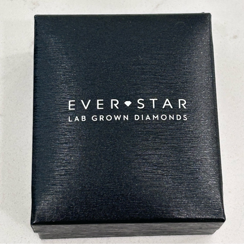 Classic round 1 CTTW 10k white gold Diamond stud earrings - Picture 3 of 8